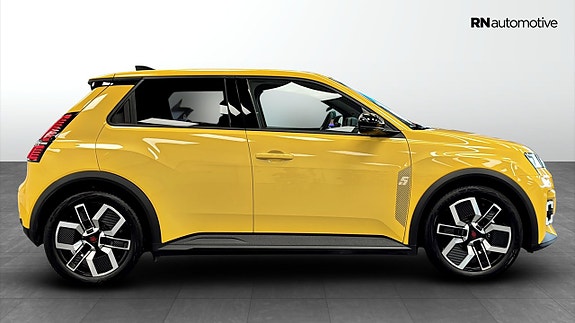 Renault 5 E-Tech 6 of 24