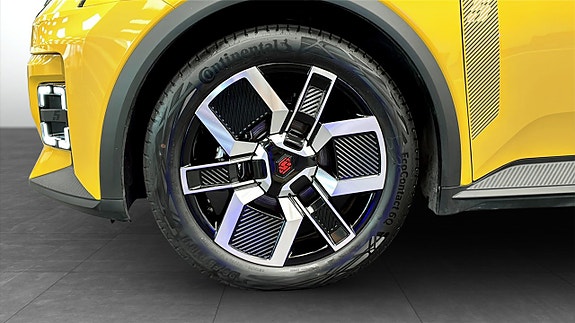 Renault 5 E-Tech 9 of 24