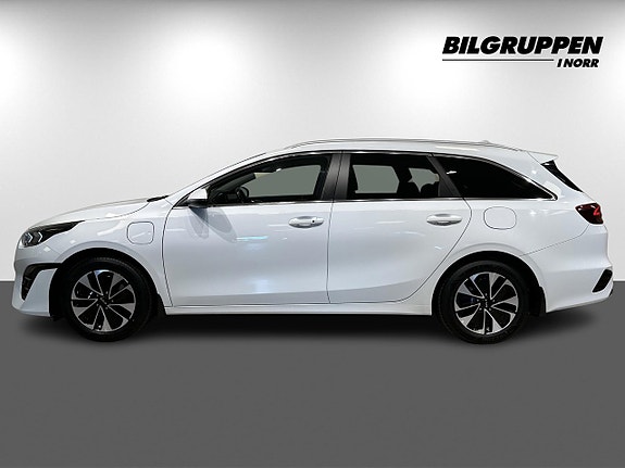 Kia Ceed 4 of 17