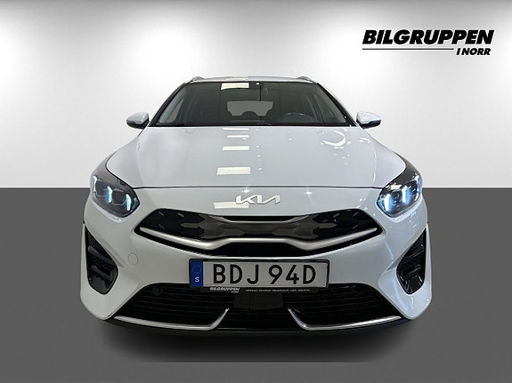 Kia Ceed 2 of 17