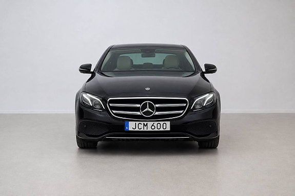 Mercedes-Benz E220 d 2 of 25