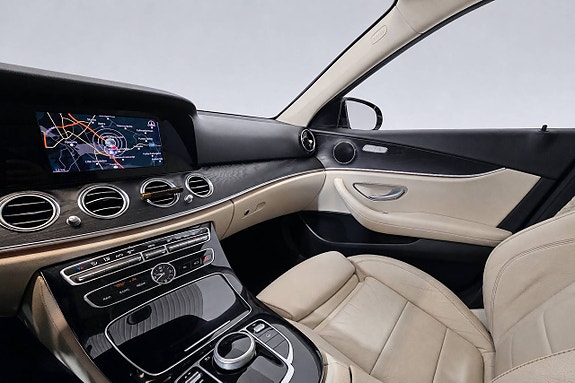 Mercedes-Benz E220 d 24 of 25