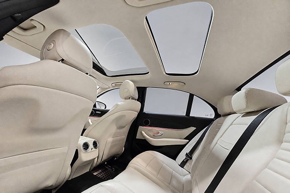 Mercedes-Benz E220 d 25 of 25