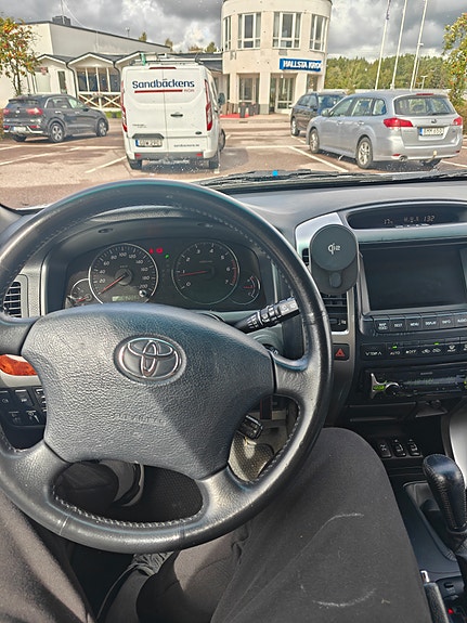 Toyota Land Cruiser 7 of 8