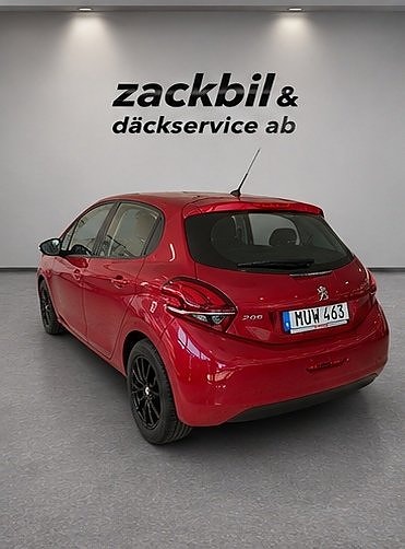 Peugeot 208 4 of 7