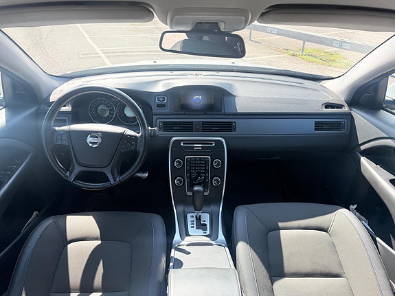 Volvo V70 7 of 9