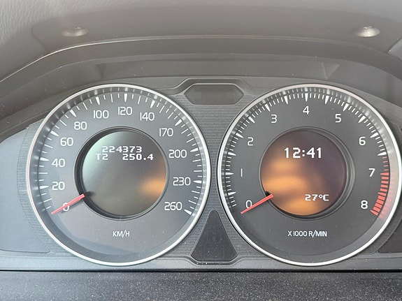 Volvo V70 6 of 9