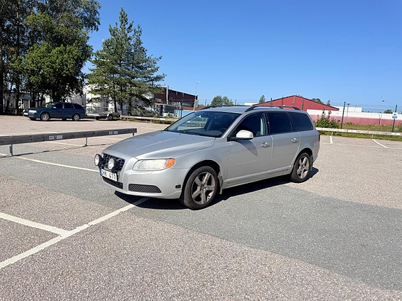 Volvo V70 4 of 9