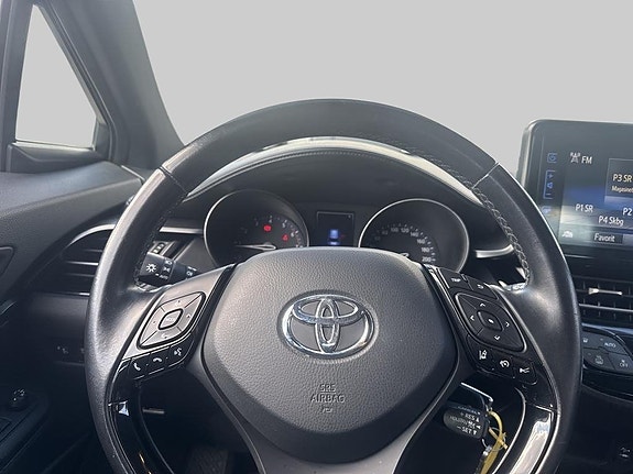 Toyota C-HR 9 of 13