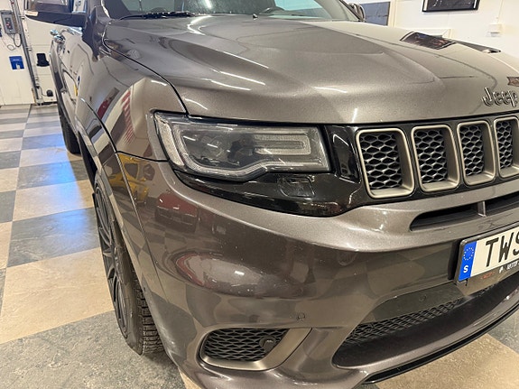 Jeep Grand Cherokee 16 of 30