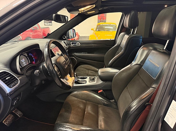 Jeep Grand Cherokee 22 of 30