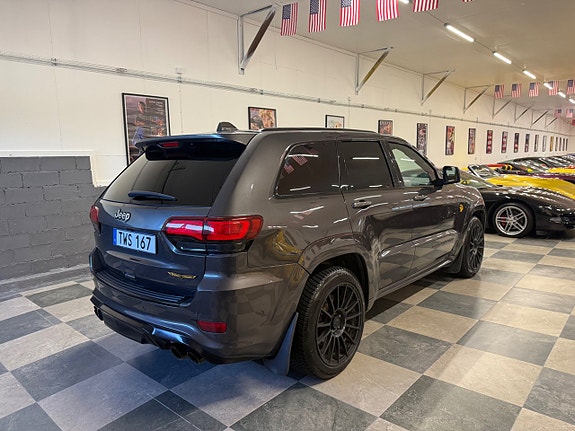 Jeep Grand Cherokee 12 of 30