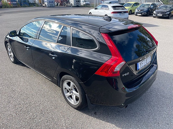 Volvo V60 17 of 18