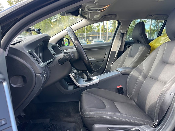 Volvo V60 7 of 18