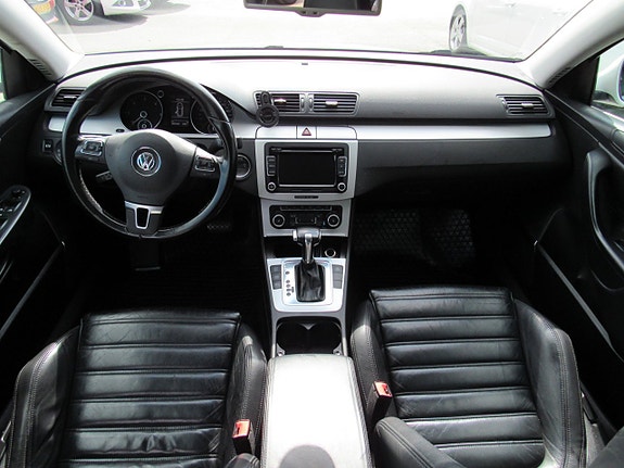 Volkswagen Passat 13 of 13