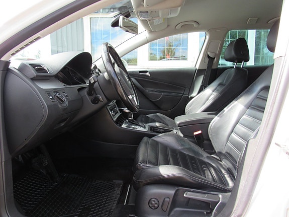 Volkswagen Passat 11 of 13