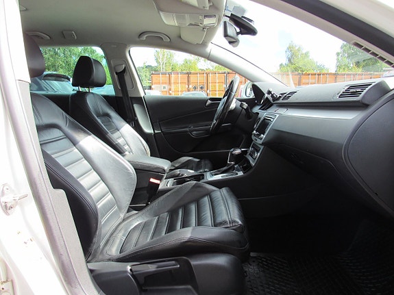 Volkswagen Passat 9 of 13
