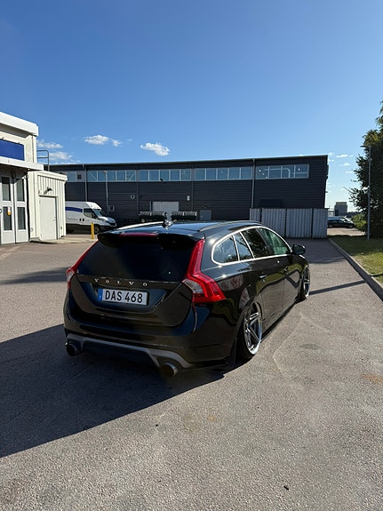Volvo V60 4 of 11
