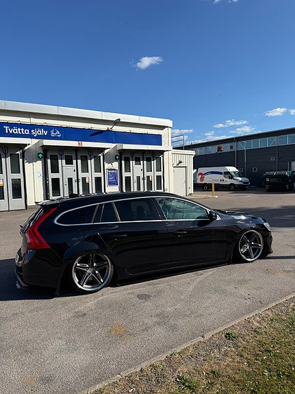 Volvo V60 5 of 11