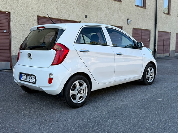 Kia Picanto 3 of 10