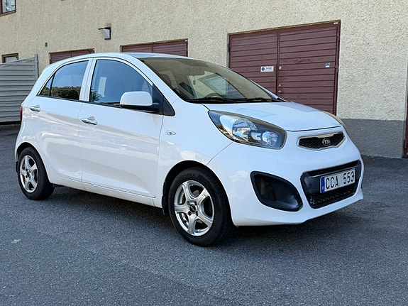 Kia Picanto 2 of 10