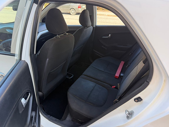Kia Picanto 9 of 10