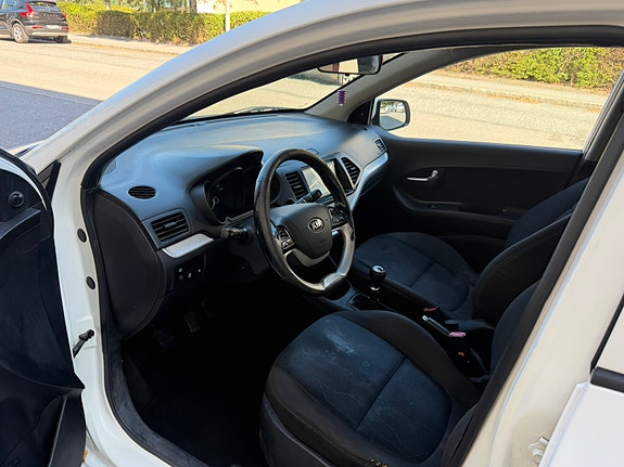 Kia Picanto 6 of 10