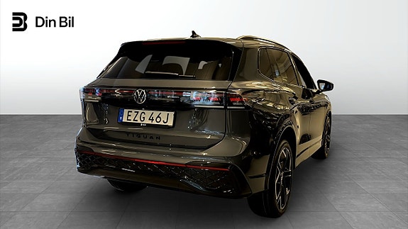 Volkswagen Tiguan 3 of 13