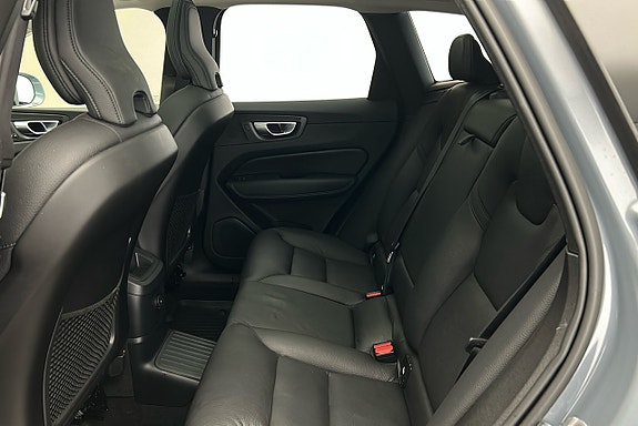 Volvo XC60 13 of 30