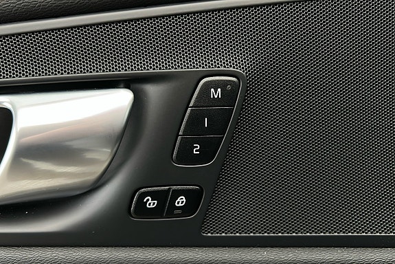 Volvo XC60 22 of 30