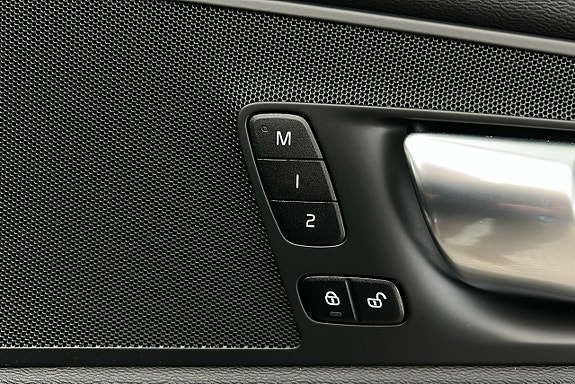 Volvo XC60 23 of 30