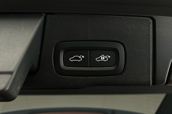 Volvo XC60 15 of 30