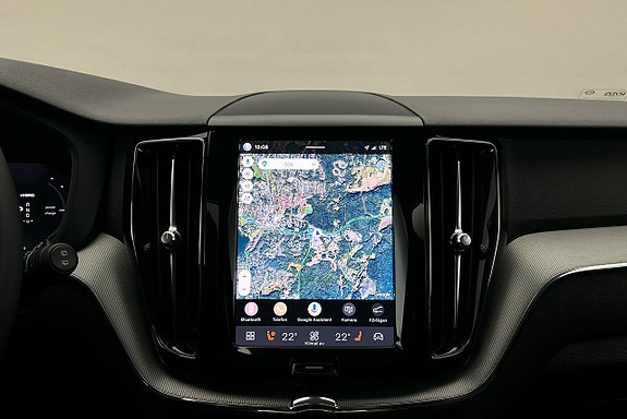 Volvo XC60 8 of 30