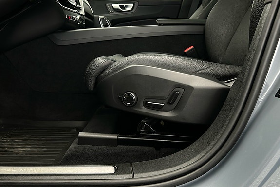 Volvo XC60 20 of 30