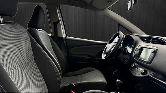Toyota Yaris 7 of 8