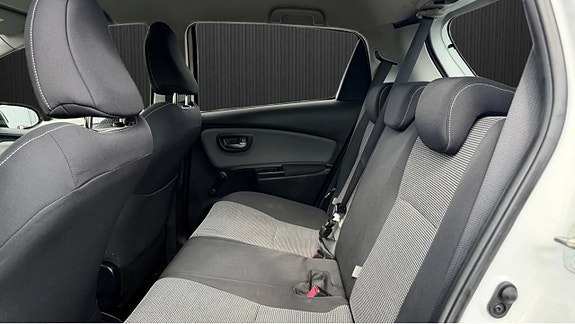 Toyota Yaris 8 of 8