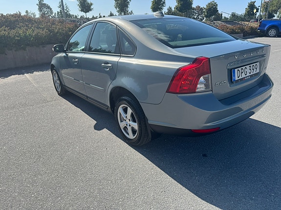 Volvo S40 3 of 17