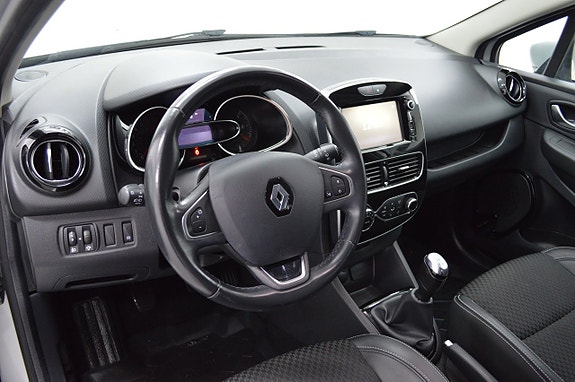 Renault Clio 11 of 22