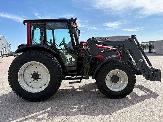 Valtra A75 / Lastare / Lågbyggd hytt 5 of 10