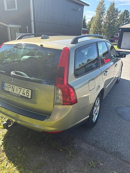 Volvo V50 2 of 6