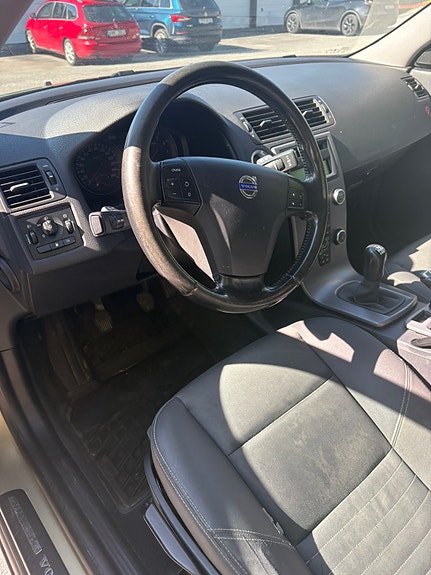 Volvo V50 4 of 6
