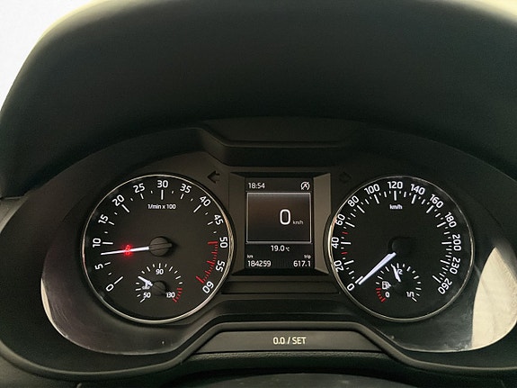 Skoda Octavia 17 of 28