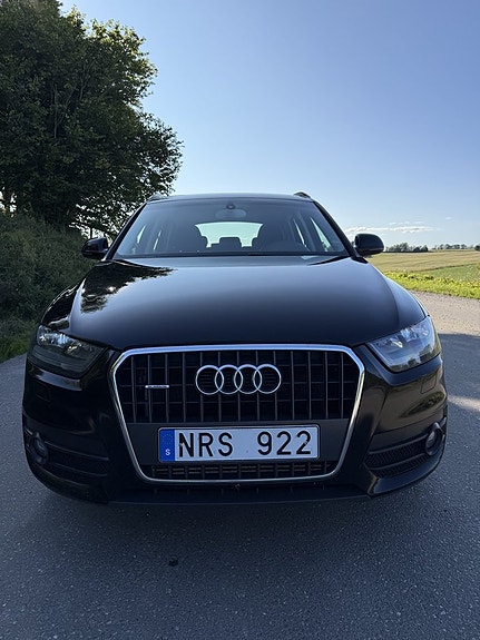 Audi Q3 2 of 19