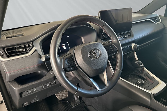Toyota RAV4 4 of 6