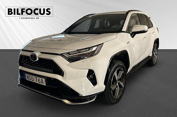 Toyota RAV4 3 of 6