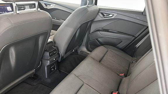 Audi Q4 e-tron 10 of 14