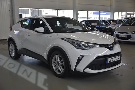 Toyota C-HR 2 of 14