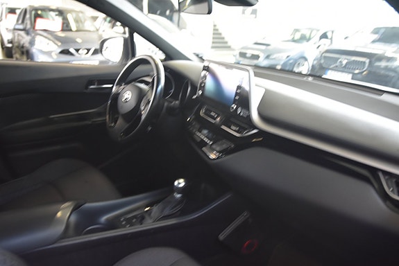 Toyota C-HR 9 of 14