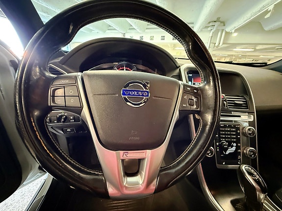 Volvo XC60 13 of 21