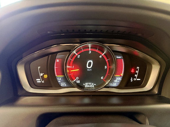 Volvo XC60 16 of 21
